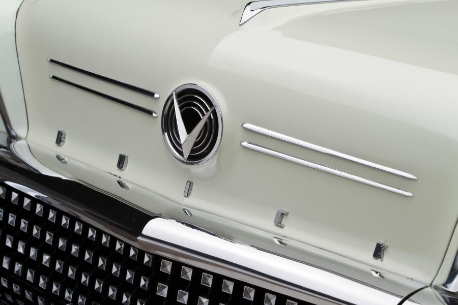 Детали экстерьера Buick Limited Convertible 1958 года  (фото 35 из 57)
